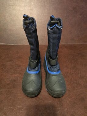 Kamik Navy and Black Kids Snow Boots with Blue Accent Size 4
